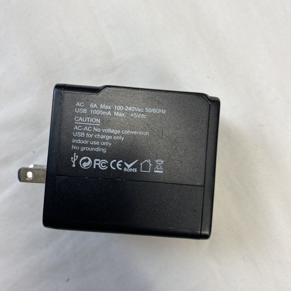 Sharper Image Travel Plug ** Universal Adaptor ** With Dual USB * - Picture 3 of 6